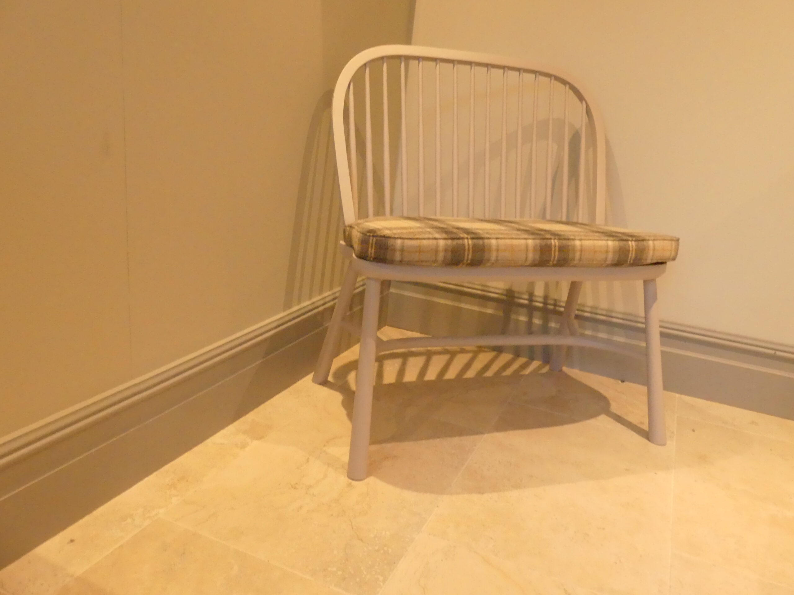 The Stickback Windsor Bench - Image 3